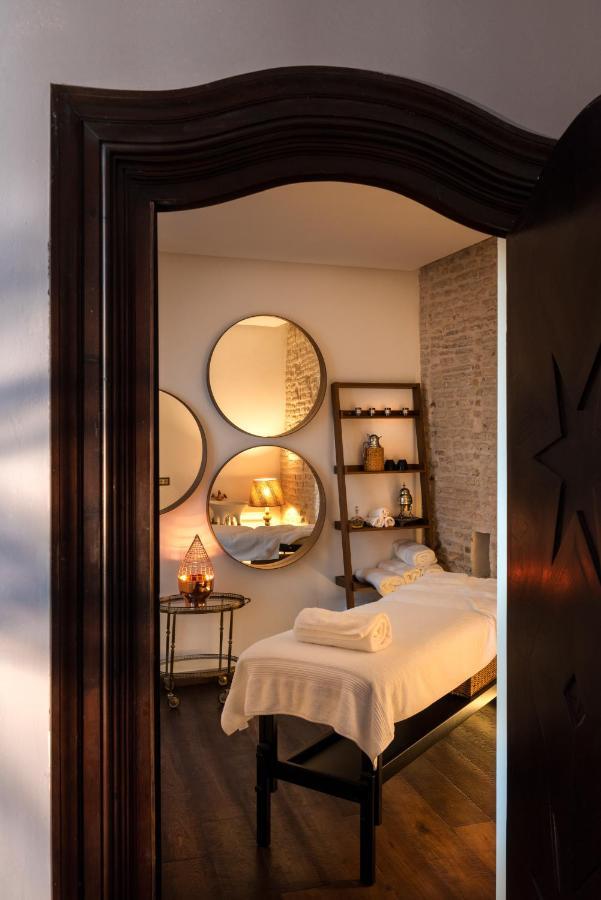 Pajaro Rebelde Bed and Breakfast Sevilla Eksteriør billede