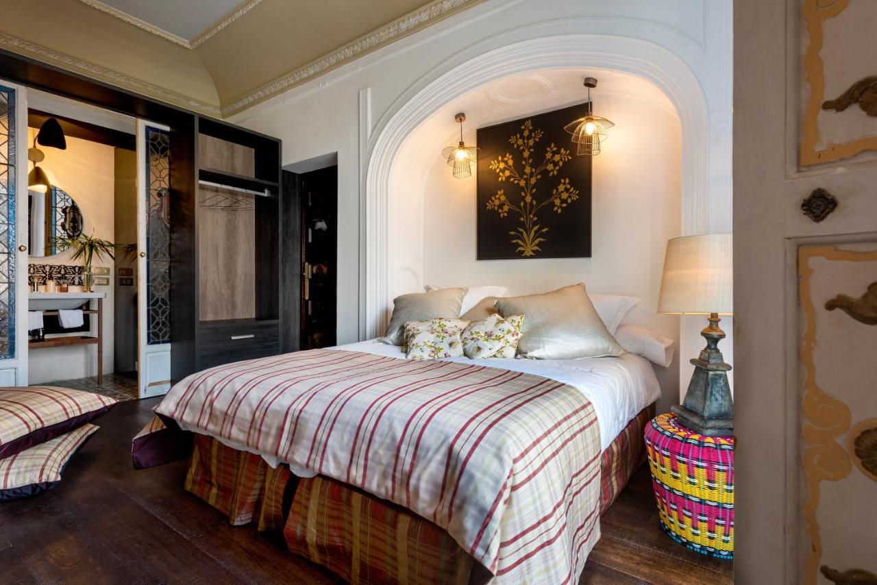 Pajaro Rebelde Bed and Breakfast Sevilla Eksteriør billede