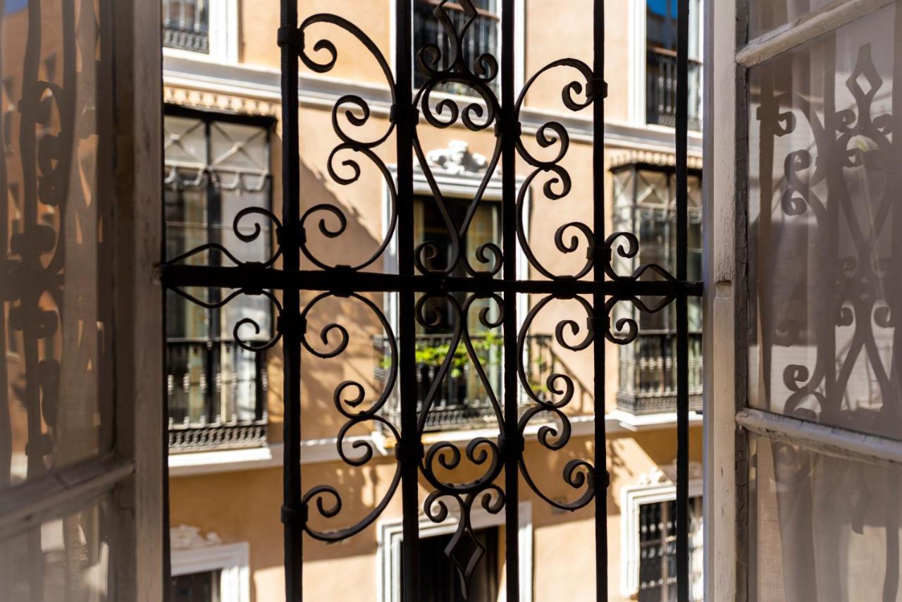 Pajaro Rebelde Bed and Breakfast Sevilla Eksteriør billede
